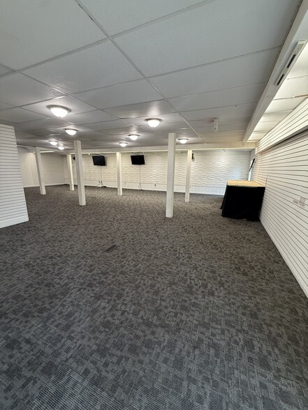 More Photos Of 122 N Court St, Marysville Freestanding For Sale