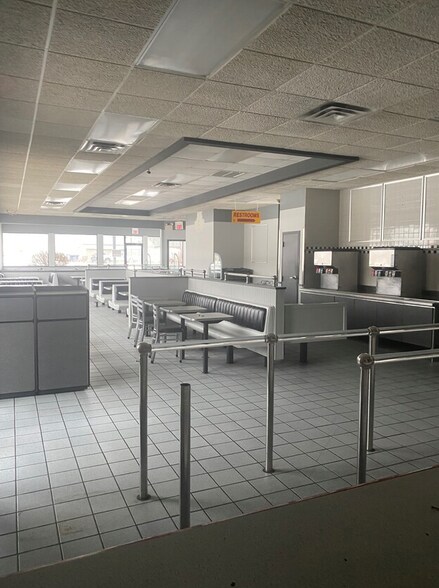 More Photos Of 103 S Nicolet St, Mackinaw City Fast Food For Lease