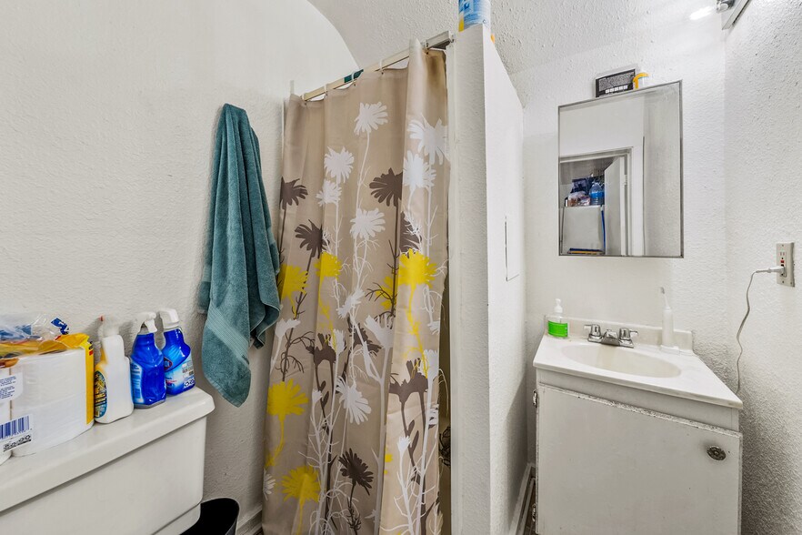 More Photos Of 303 SW I St, Grants Pass Apartments For Sale