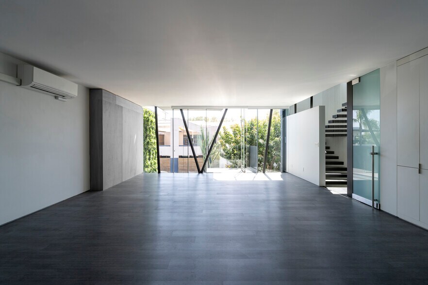 More Photos Of 1511 Abbot Kinney Blvd, Venice Storefront Retail Residential For Lease