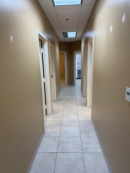 More Photos Of 660 NW Enterprise Dr, Port Saint Lucie Unknown For Lease