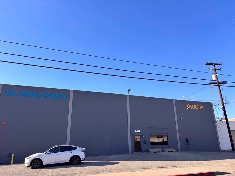 Primary Photo Of 4411 Rowland Ave, El Monte Distribution For Lease