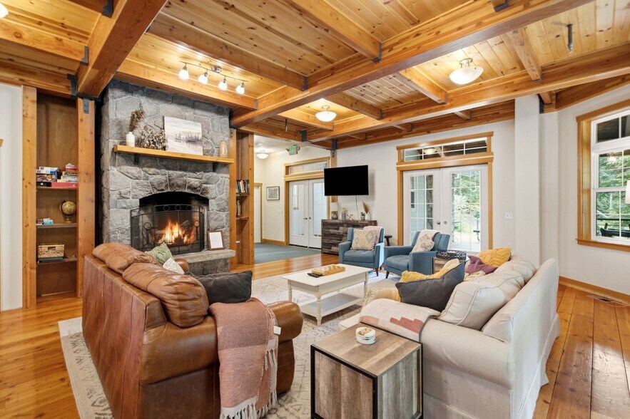 More Photos Of 93732 US-26, Government Camp Lodge Meeting Hall For Sale