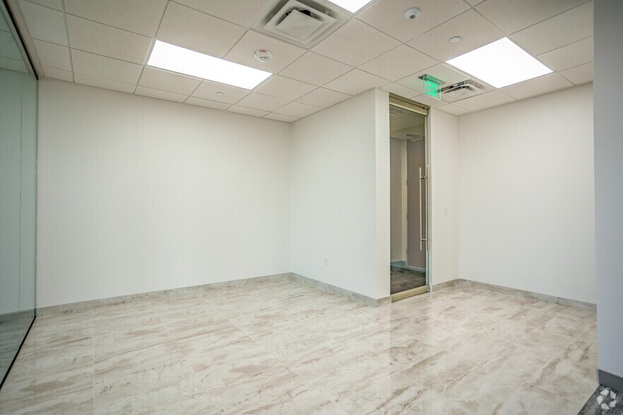 More Photos Of 12400 Coit Rd, Dallas Office For Lease