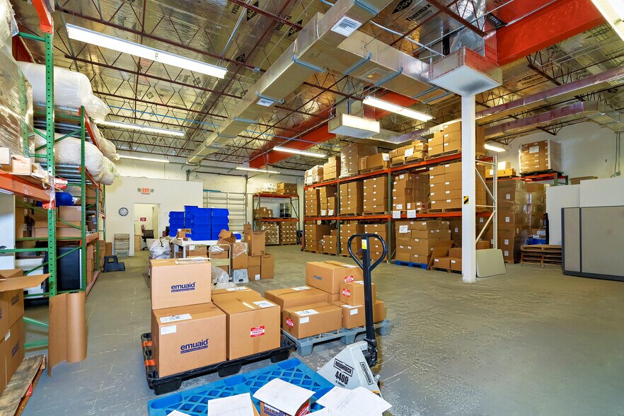 More Photos Of 5801-5821 N Andrews Way, Fort Lauderdale Light Manufacturing For Lease