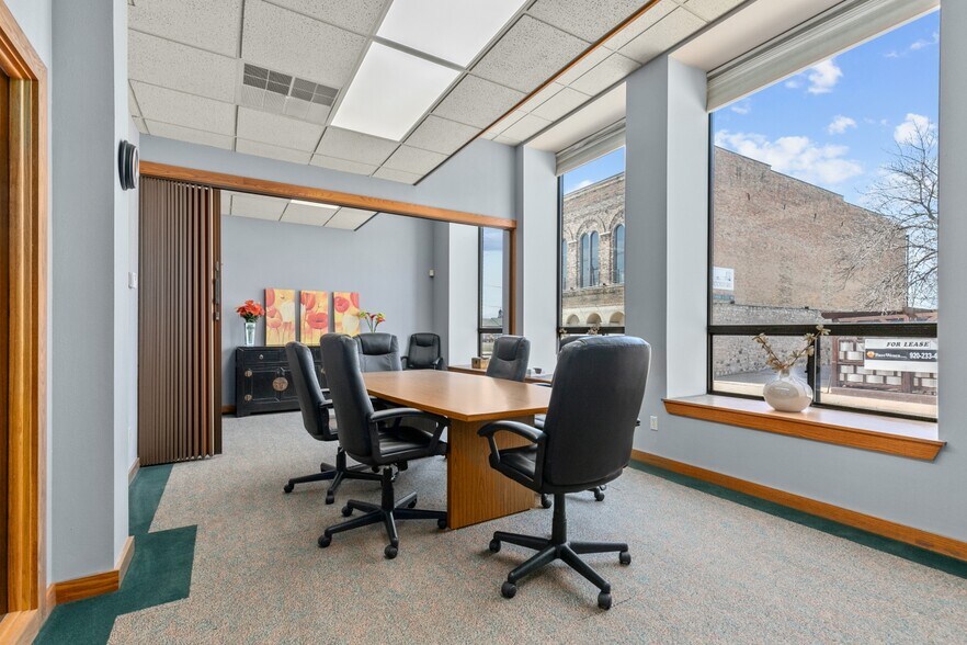 More Photos Of 600 S Main St, Oshkosh Office For Lease