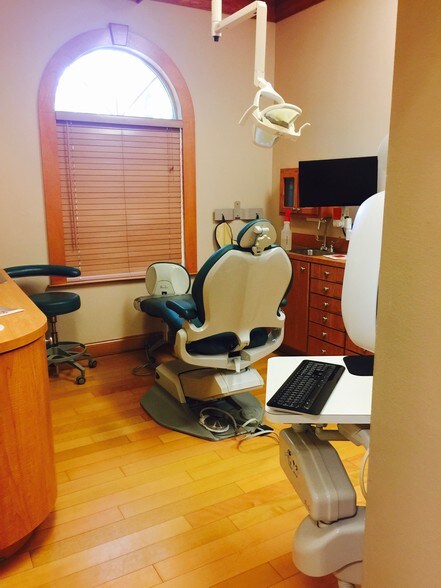 More Photos Of 1450 W Parmer Ln, Austin Medical For Sale