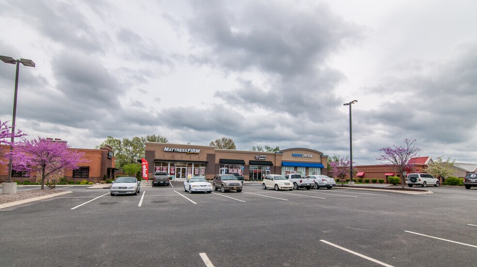 More Photos Of 1007 Nashville Pike, Gallatin Storefront Retail Office For Sale