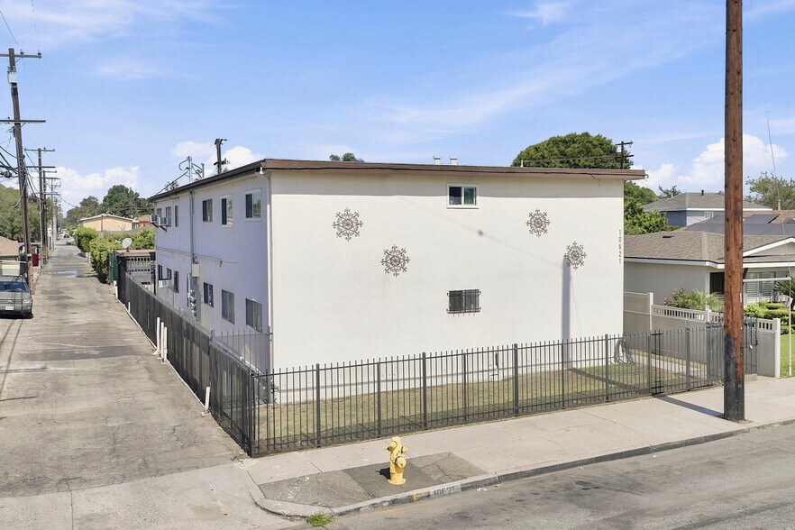 More Photos Of 10621 San Carlos Ave, South Gate Multifamily For Sale