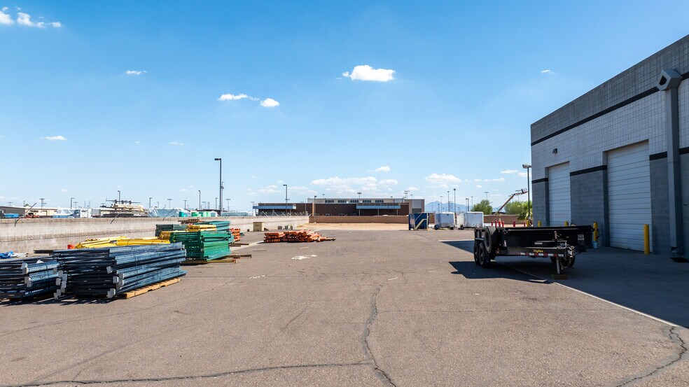 More Photos Of 8079 W Olive Ave, Peoria Light Distribution For Lease