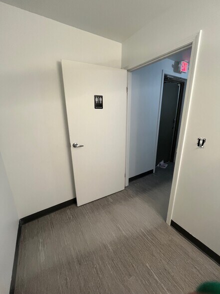 More Photos Of 6211 S Westnedge Ave, Portage Freestanding For Lease