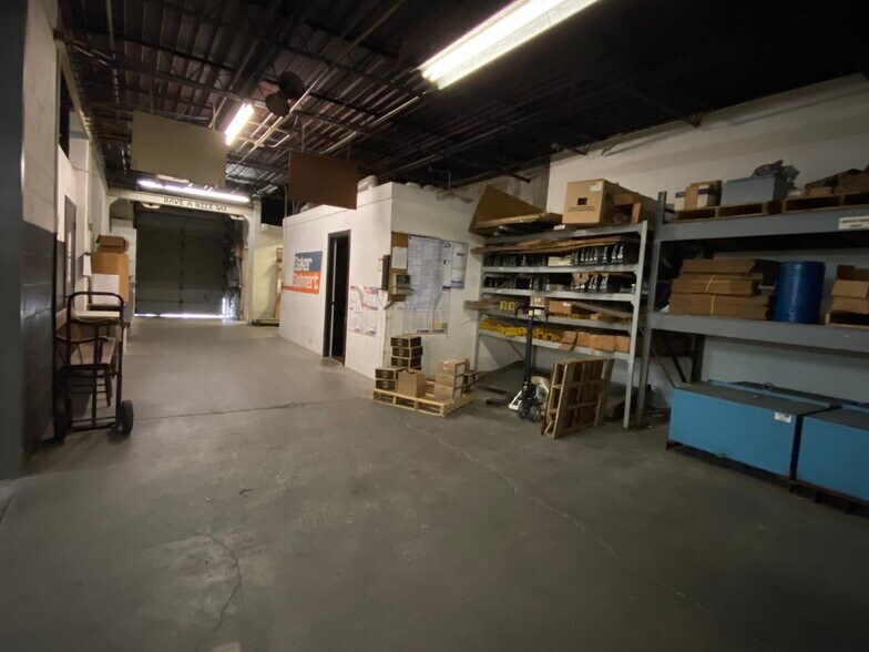 More Photos Of 1311 Bernheim Ln, Louisville Industrial For Sale