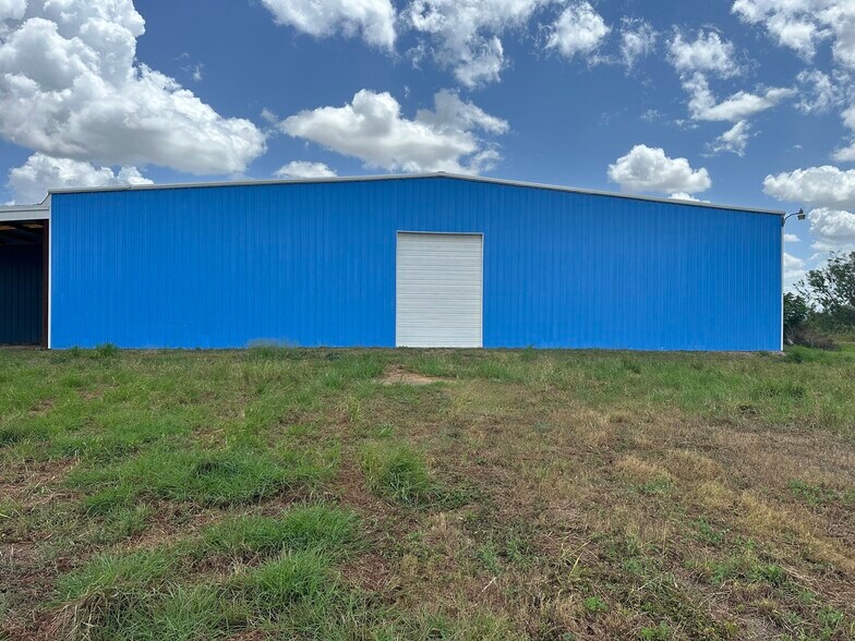 More Photos Of 14392 W Expressway 83, Harlingen Manufacturing For Lease