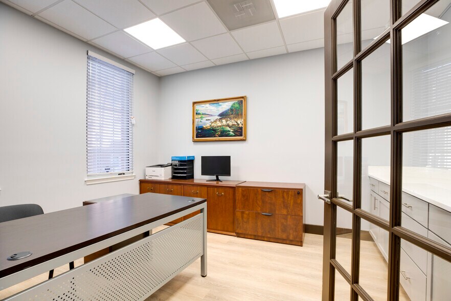 More Photos Of 7008 Little River Tpke, Annandale Medical For Sale