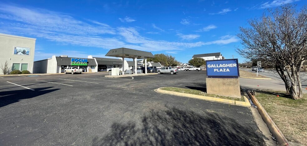 More Photos Of 809 Gallagher Dr, Sherman General Retail For Sale