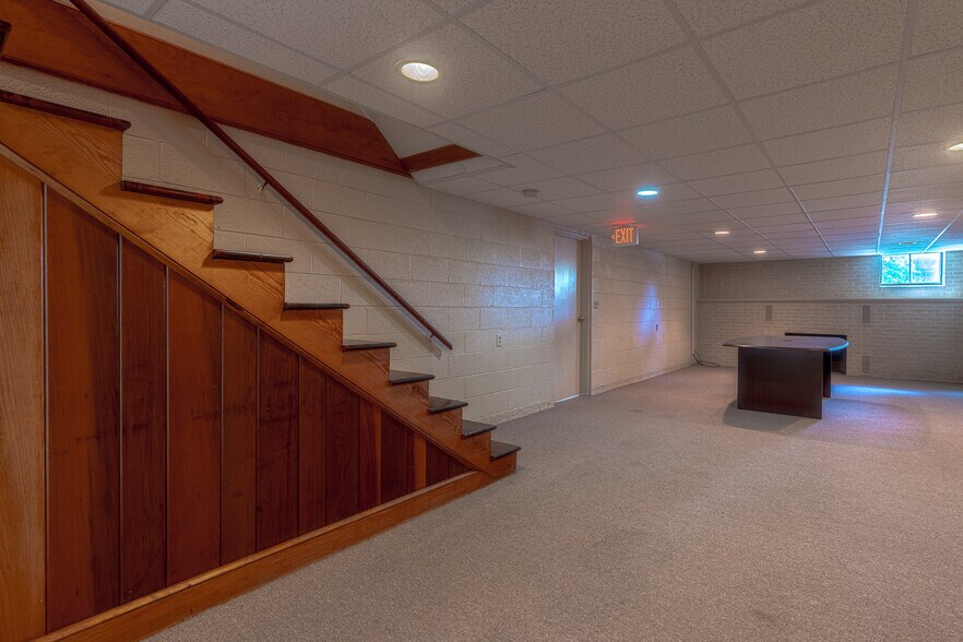 More Photos Of 3042 Brambleton Ave, Roanoke Office Residential For Sale