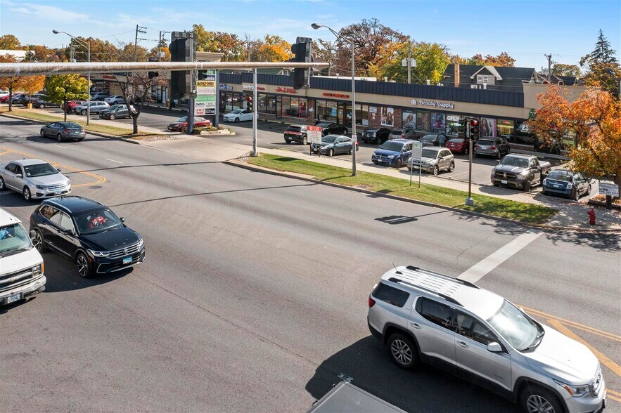 More Photos Of 6301-6405 North Ave, Oak Park Unknown For Lease
