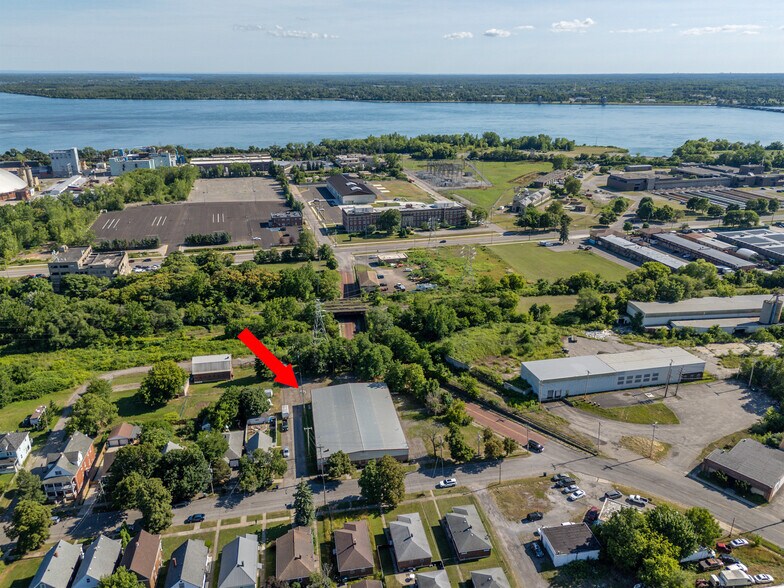 More Photos Of 1717 Mackenna Ave, Niagara Falls Warehouse For Sale