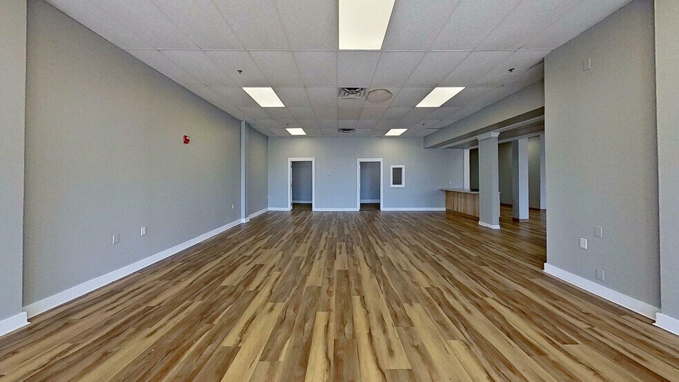 More Photos Of 13-17 Washington St, Sanford Apartments For Lease