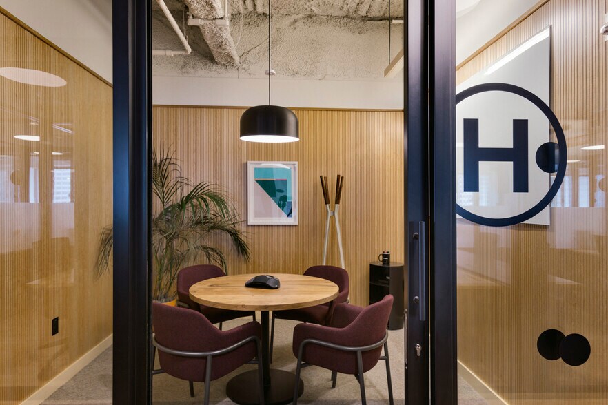 More Photos Of 1 Beacon St, Boston Coworking Space