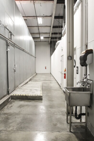 More Photos Of 1136-1150 S Vail Ave, Montebello Industrial For Sale