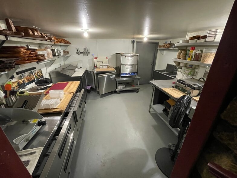 More Photos Of 10 Marble Ave, Pleasantville Bar For Lease