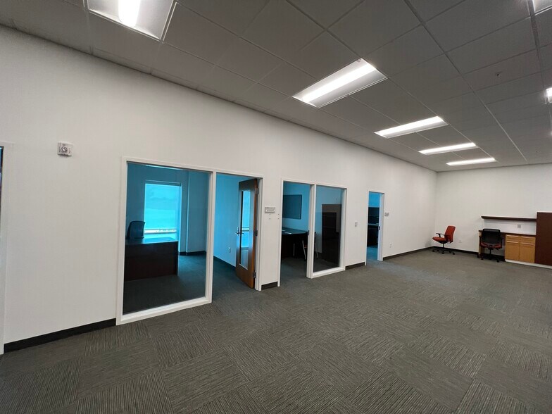 More Photos Of 2160 Colonial Blvd, Fort Myers Medical For Lease