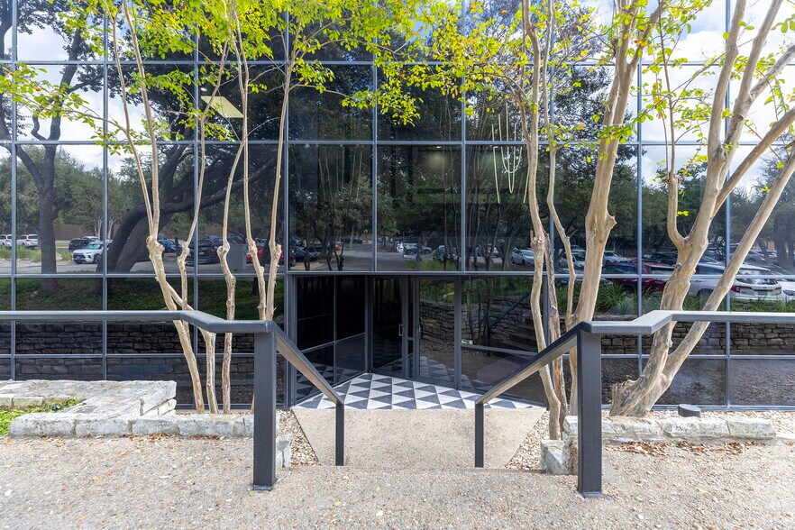 More Photos Of 1101 S Capital Of Texas Hwy, West Lake Hills Office For Lease