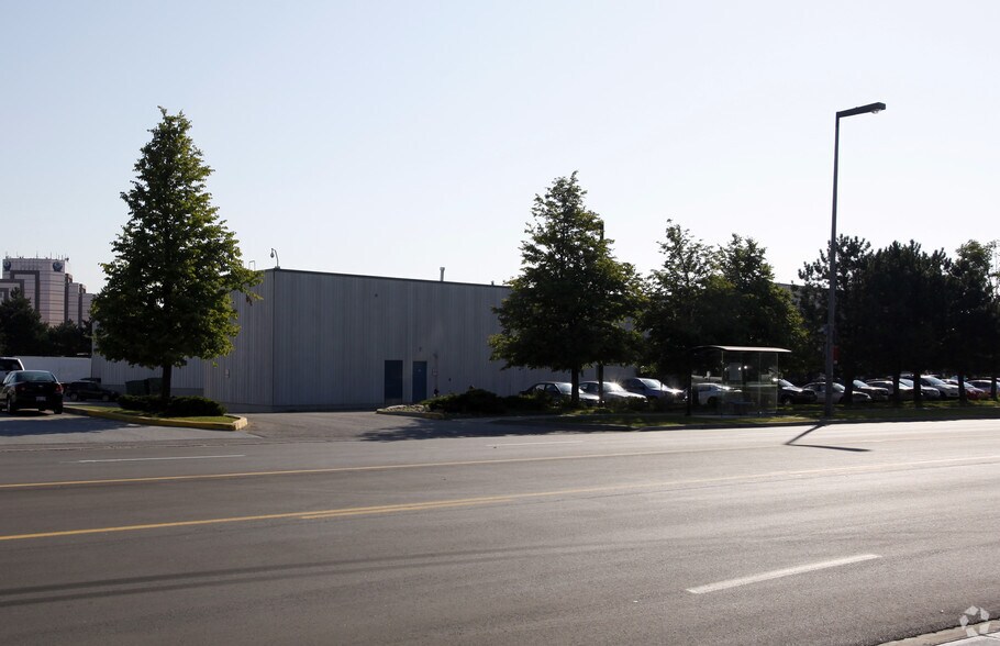 More Photos Of 2740 Matheson Blvd E, Mississauga Light Distribution For Lease