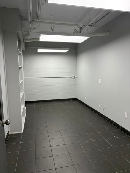 More Photos Of 2080 Fasan Dr, Tecumseh Service For Lease