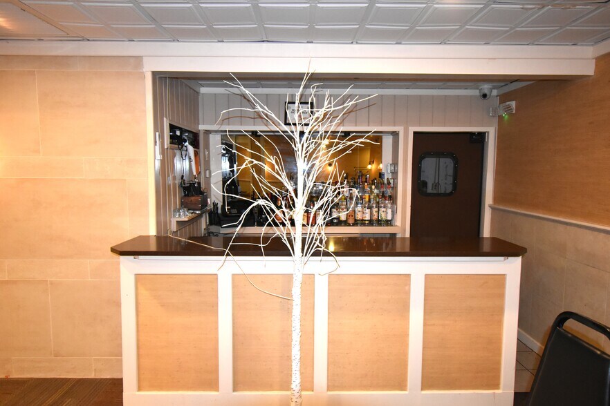 More Photos Of 1021 Rt-146, Clifton Park Restaurant For Sale