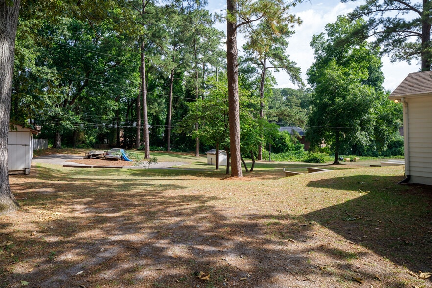 More Photos Of 100-102 Twin Acres Dr, Fayetteville Apartments For Sale