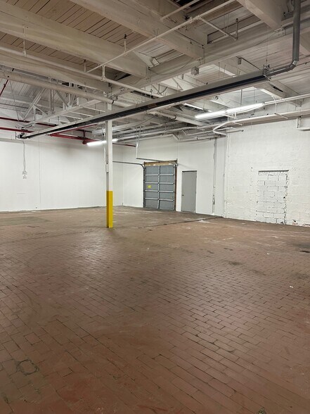 More Photos Of 812 E Ferry St, Buffalo Warehouse For Lease