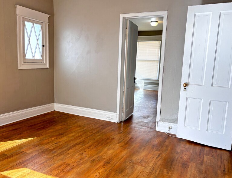More Photos Of 146 N Logan St, Denver Specialty For Sale