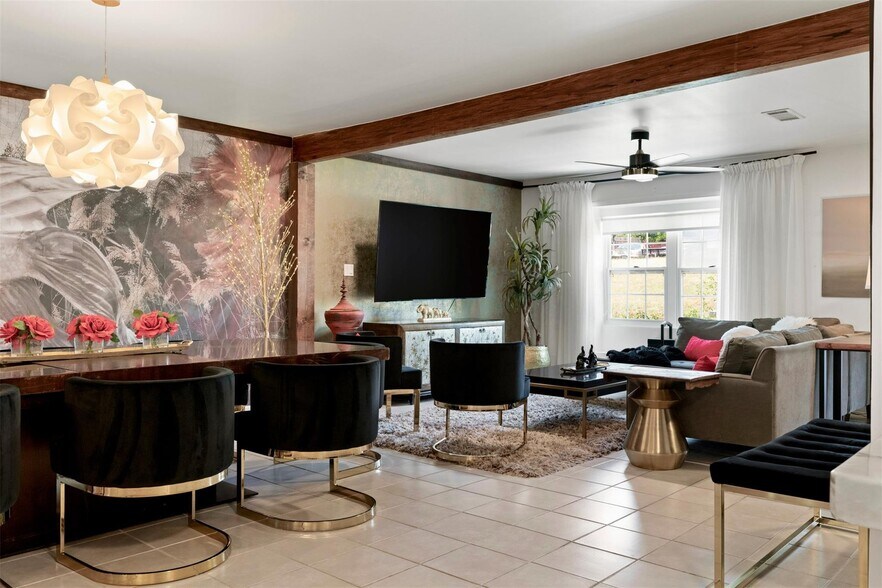 More Photos Of 8721 Mountain Crest Dr, Austin Specialty For Sale