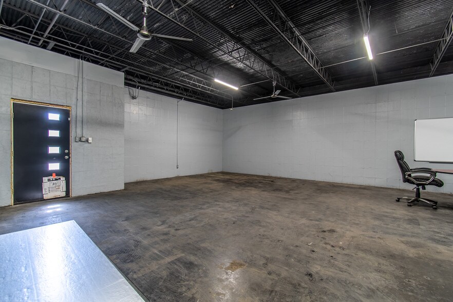 More Photos Of 620 S Staples St, Corpus Christi Auto Dealership For Sale