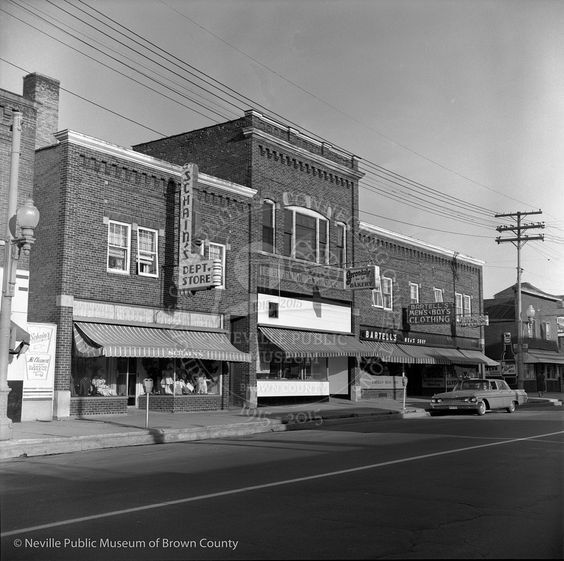 More Photos Of 1263 Main St, Green Bay Office For Lease