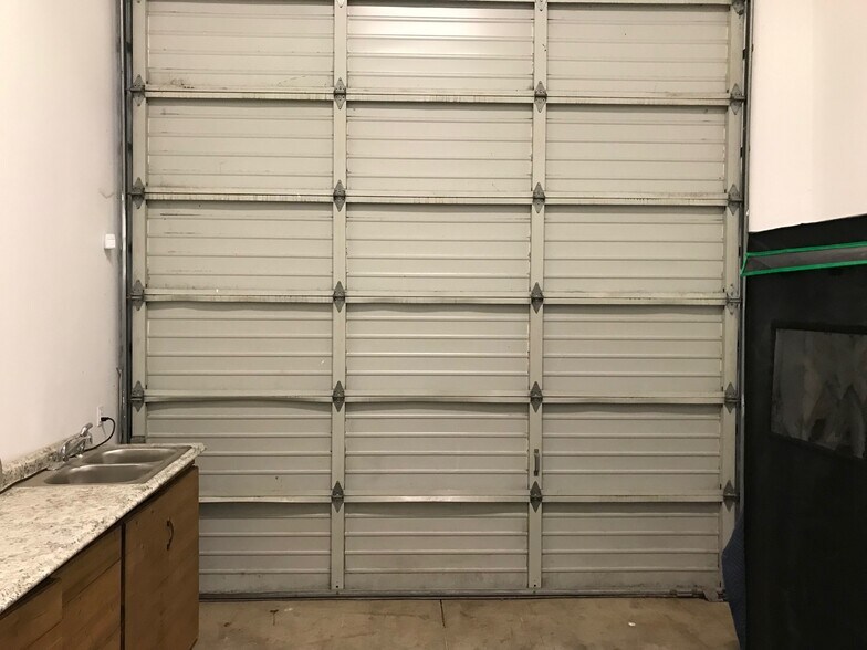 More Photos Of 3045 NW Campus Dr, Estacada Warehouse For Sale