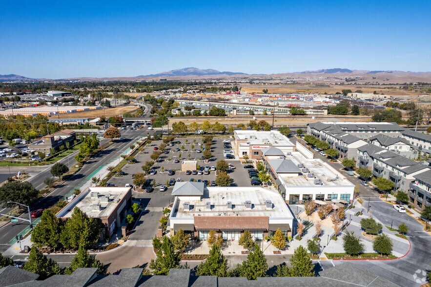 More Photos Of 3010-3040 Bernal Ave, Pleasanton Unknown For Lease