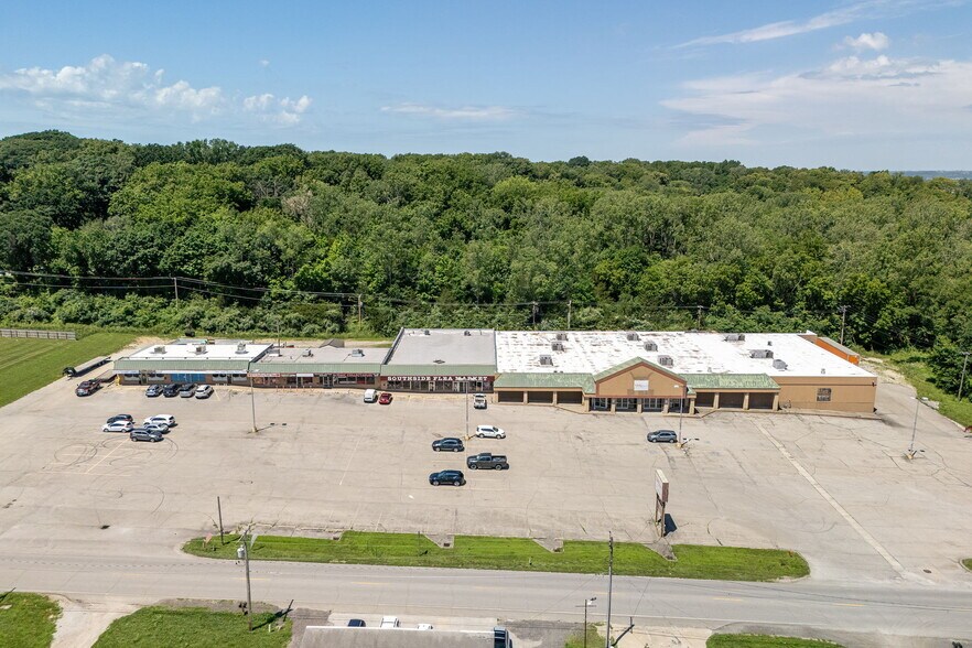 Primary Photo Of 3414 S 22nd St, Saint Joseph Freestanding For Sale