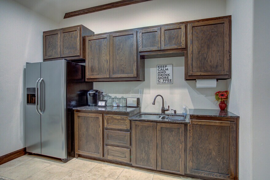 More Photos Of 1800 NE 135th St, Oklahoma City Office For Sale