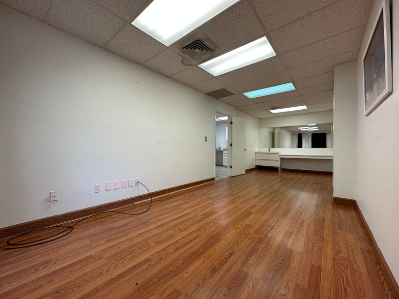 More Photos Of 8751 E Hampden Ave, Denver Office For Sale