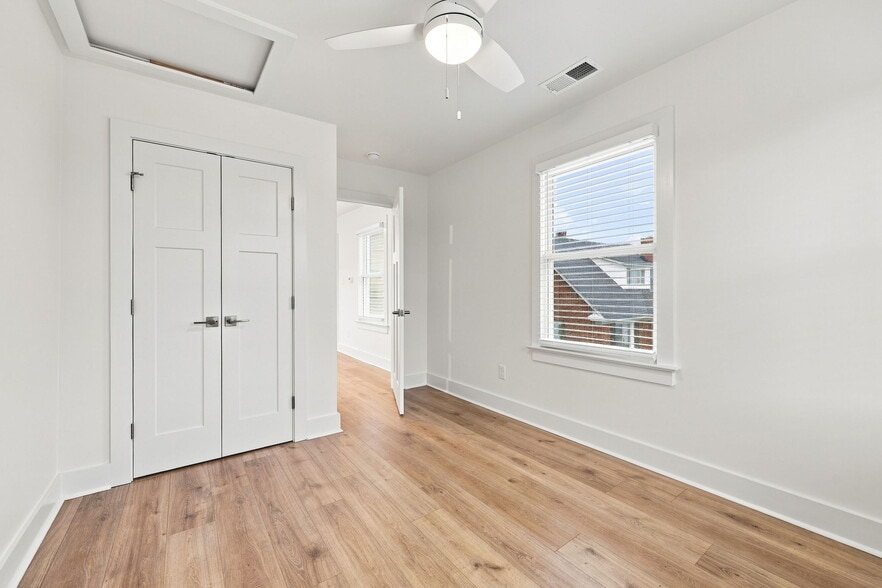More Photos Of 112 Buckroe Ave, Hampton Storefront Retail Residential For Sale