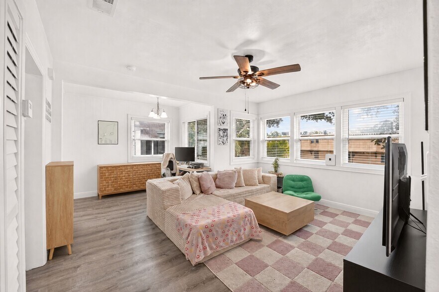 More Photos Of 922 SW 7th Ave, Gainesville Apartments For Sale