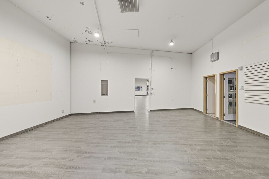 More Photos Of 328-332 W Main St, Merced Storefront For Lease