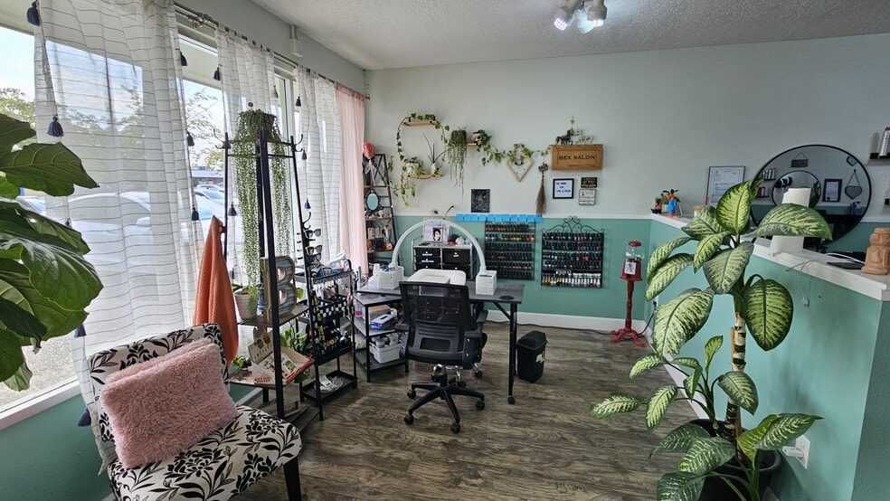 More Photos Of 1051 14th Ave, Longview General Retail For Lease