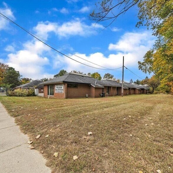 More Photos Of 25400-25430 Goddard Rd, Taylor Medical For Sale