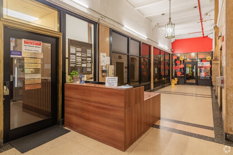 More Photos Of 89-31 161st St, Jamaica Office For Lease