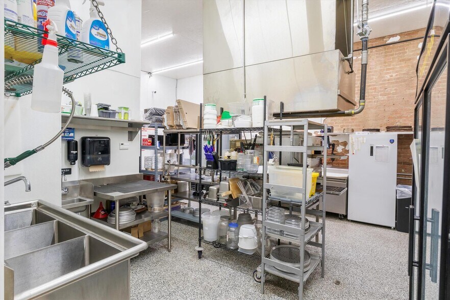 More Photos Of 111 NE Front St, Edgewood Storefront For Sale