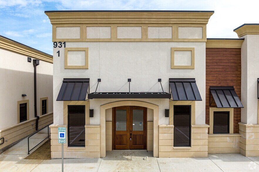 More Photos Of 931 S. Highway 121, Allen Medical For Sale